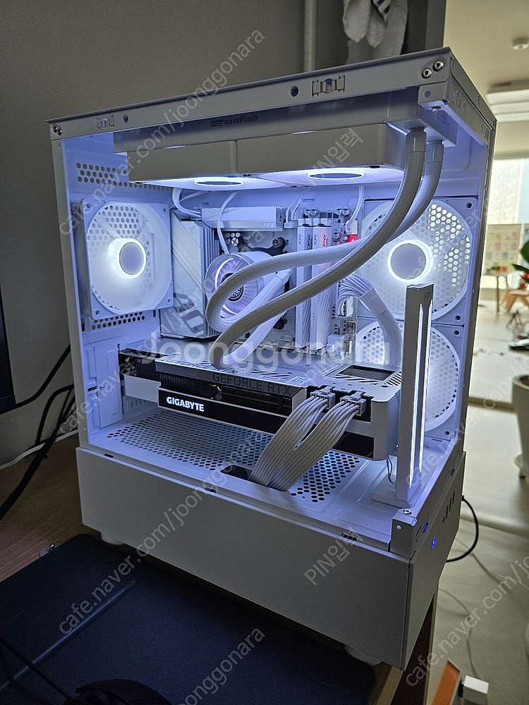 7800X3D 게이밍 컴퓨터--0