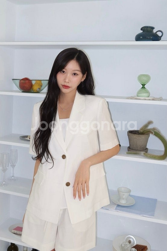 (새상품) 미쏘 유이수픽 화이트 셋업 세트 운포2만원--1