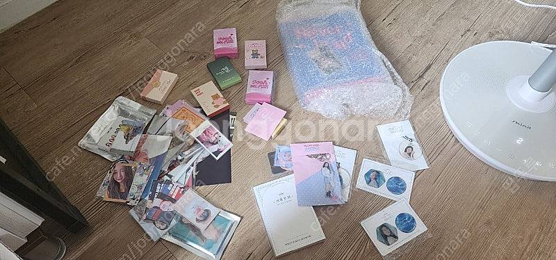 오마이걸 미개봉2023시그 및 각종 굿즈 일괄--0