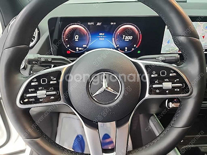 벤츠 GLA 중고 벤츠 GLA클래스 중고 2021년식 GLA220 중고차카페--9