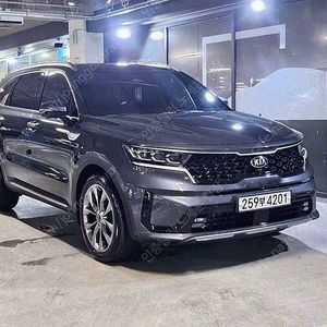 쏘렌토 중고 신형 쏘렌토 MQ4 중고 쏘렌토 중고차 회색 2021년식 53,735km 디젤 2.2 4WD 시그니처 중고자동차