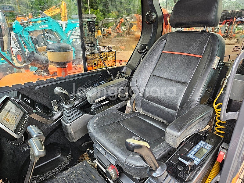 02 두산 굴삭기 dx55 2018년식 코끼리집게 있는...--5