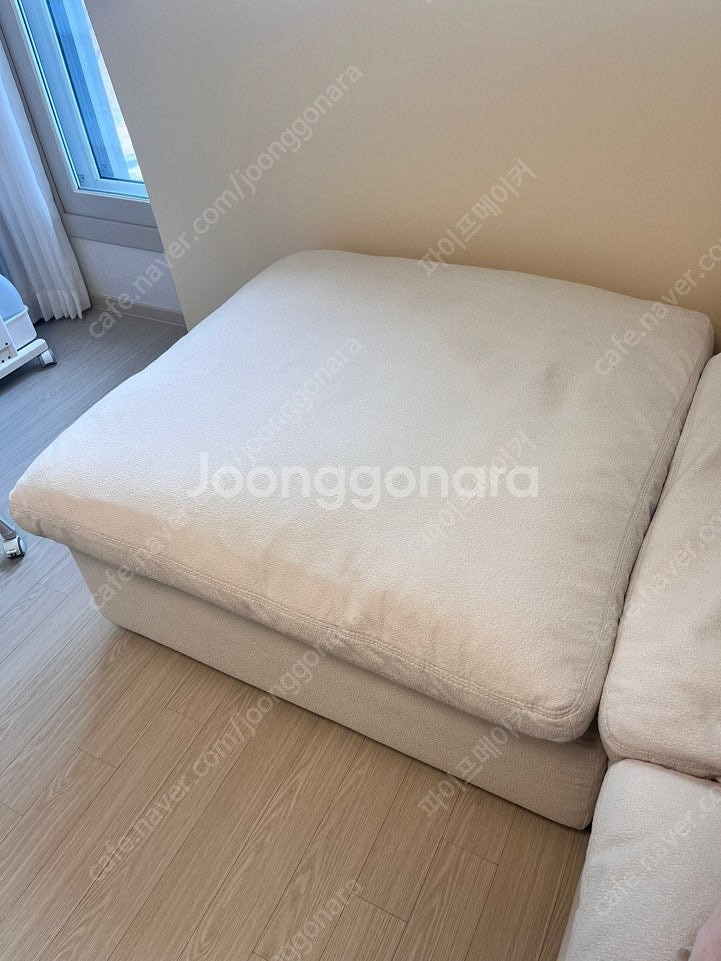 <<판매>>까사미아 캄포슬림 오토만 스툴(화이트) 판매--1