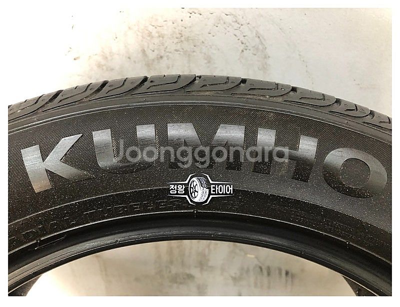중고타이어 금호타이어 솔루스 TA51 225/55R17...--2