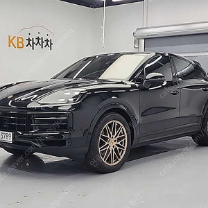 포르쉐 카이엔 중고 포르쉐 중고 수입중고자동차 검정색 2024년식 13,263km 3.0 쿠페 개인사업자 차량구매