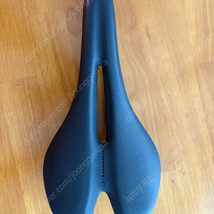 에스웍스 투페 143 안장