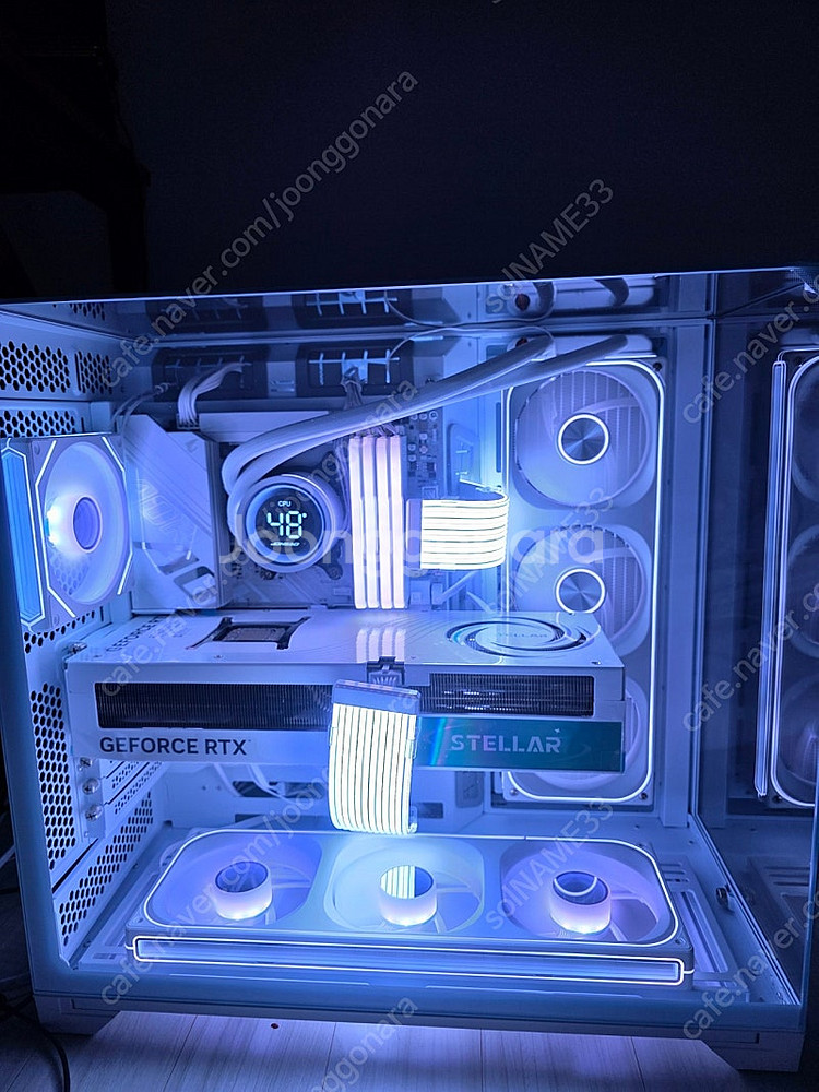 라이젠7 9800X3D RTX5080 화이트 미사용 리...--2