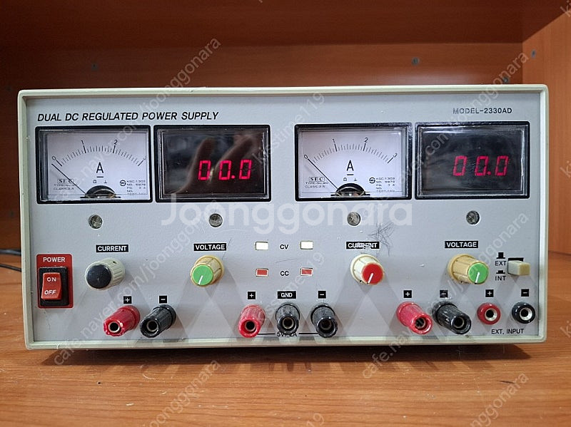 HC HC-2330AD Dual Dc Regulated...--0