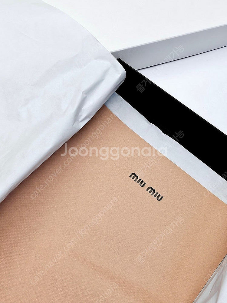 미우미우 홀리데이 의류박스와 쇼핑백--3