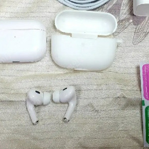 상태양호 정품 애플 에어팟 프로2세대 c타입 구성품,악세사리 모두포함 21만에 저렴하게 팝니다/Apple AirPods Pro 2세대 무선이어폰,블루투스 이어폰/프로2세대