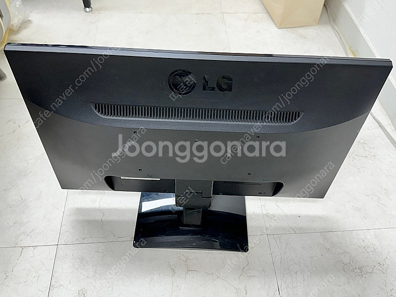LG24인치 모니터 LGE E2441TX 팝니다.(3만...--1