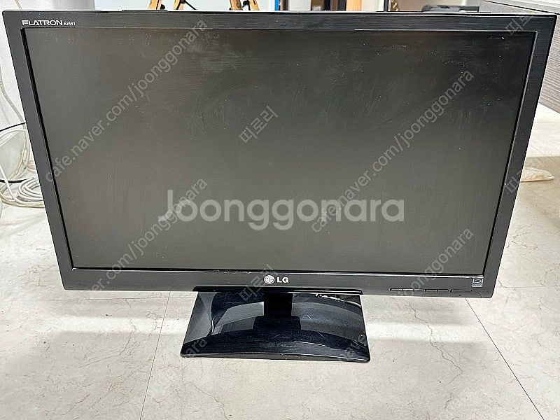 LG24인치 모니터 LGE E2441TX 팝니다.(3만...--2