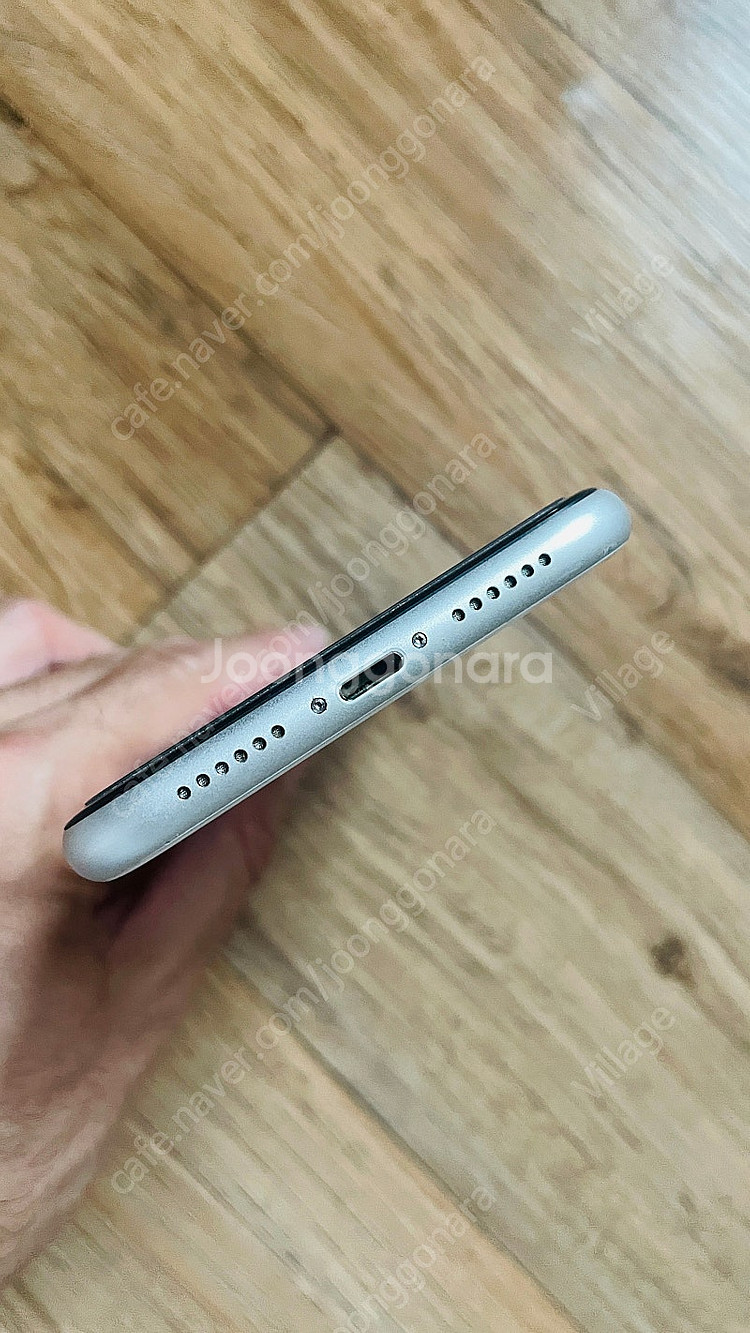 아이폰 xr 128 화이트 북미판 무음--3