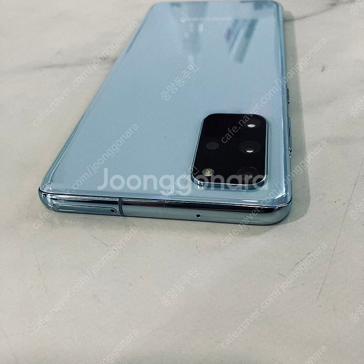 갤럭시 S20플러스 블루 256용량 무잔상매우깔끔 15만원 판매합니다!--3