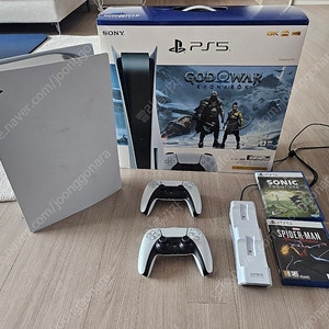 PS5 갓오브워 에디션 패키지 디스크버전 판매합니다 (스파이더맨, 소닉 CD 듀얼센스 , 충전기 포함)