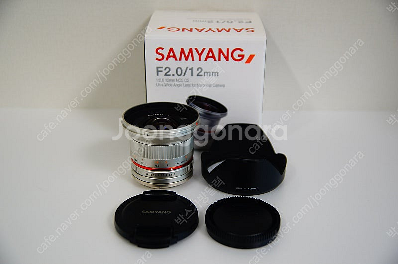 삼양 12mm f1.4 실버 소니 E마운트 렌즈팝니다.--0