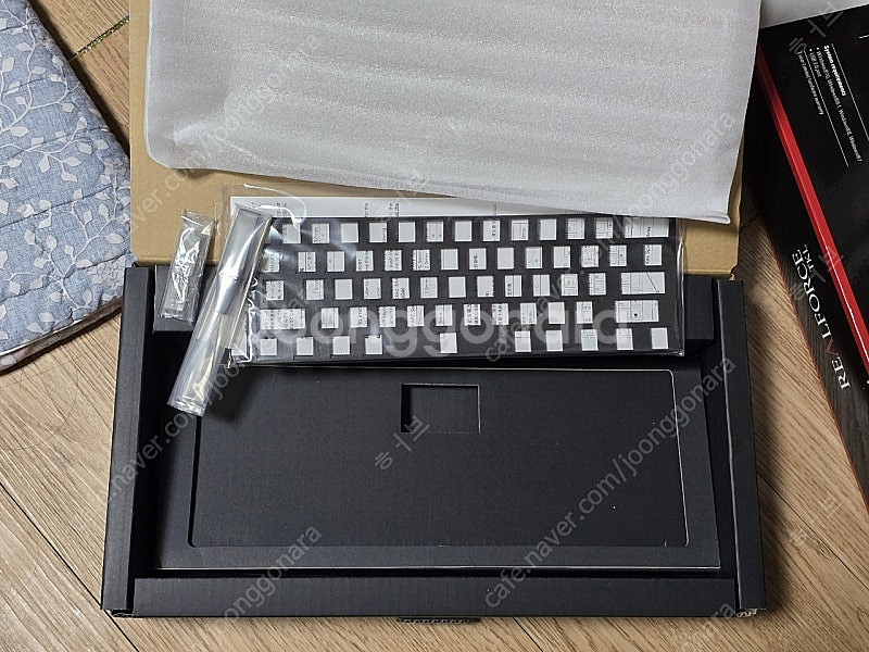 리얼포스R2 일반 균등 55G 아이보리 A급 팝니다.--0