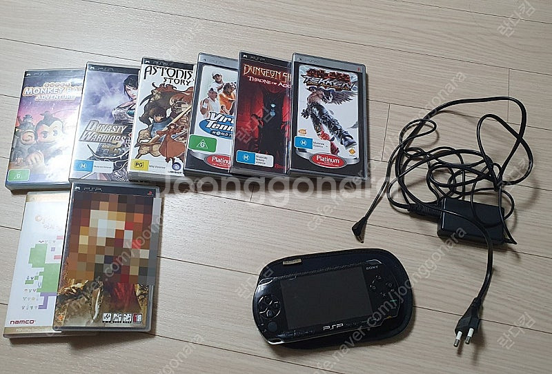 PSP 초기모델 (컨펌) + 게임팩 8개--2