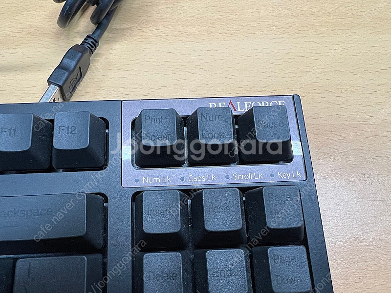리얼포스 R2 TKL 저소음 블랙--6