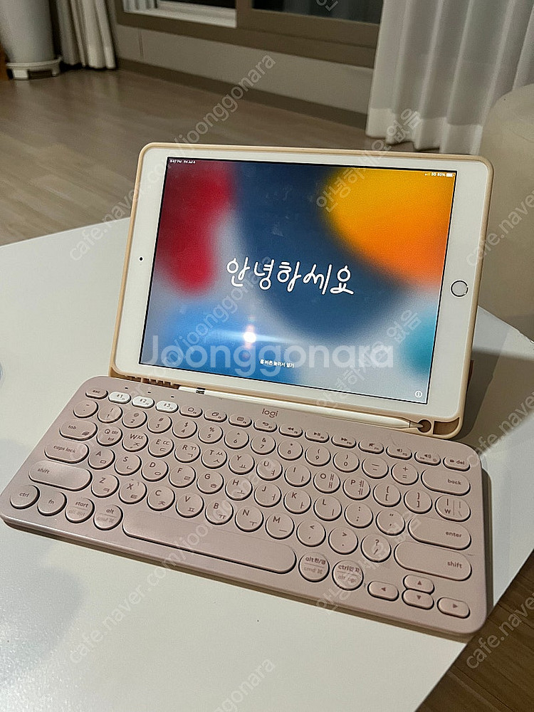 아이패드 7세대 32GB 애플펜슬+키보드 +핑크 케이스...--0