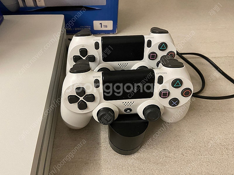 PS4pro(플스4프로) 1TB 팝니다.--3