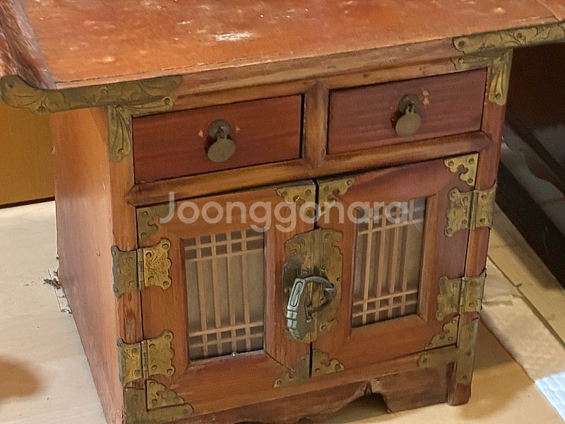전통 고가구 3종 팝니다 황동장 / 서랍장 / 유리장식...--1