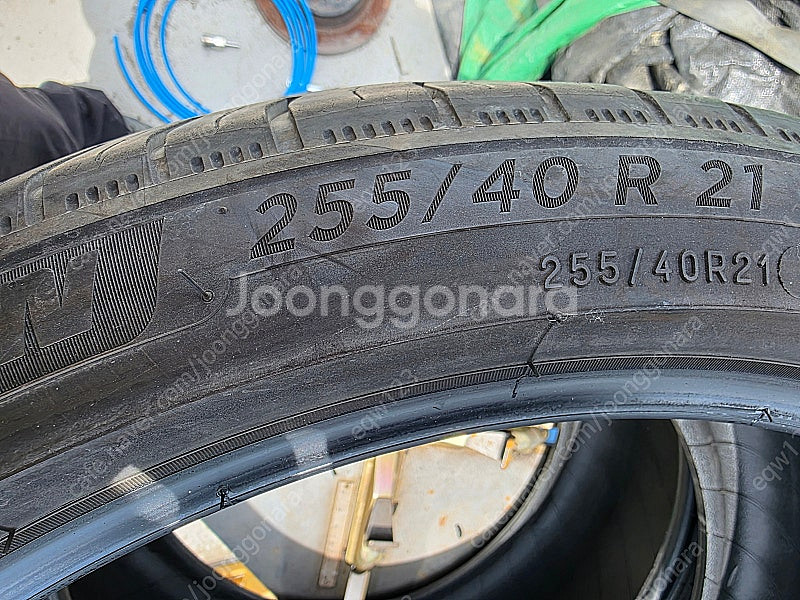 255 40 21 미쉐린 타이어2개팝니다--0