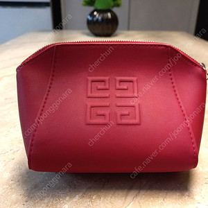 지방시 아이코닉 파우치(새상품)