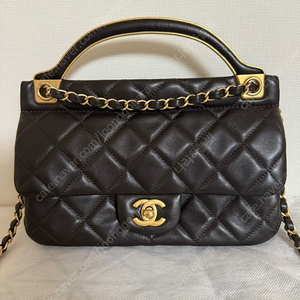 샤넬 CC 메탈 탑 핸들 플랩 체인 백 22년 한정판