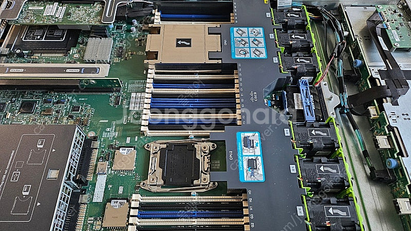 Cisco C220 M4 1U Server--3