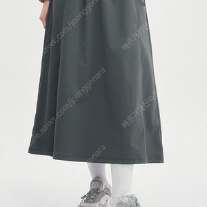 디스커버리 프레시벤트 여성 베이직 스커트 롱 치마 28 7만원 팝니다