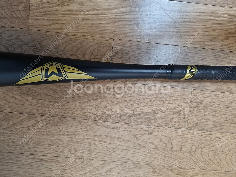 멘데즈 m2000 33-28 알로이 배트 팝니다.--0