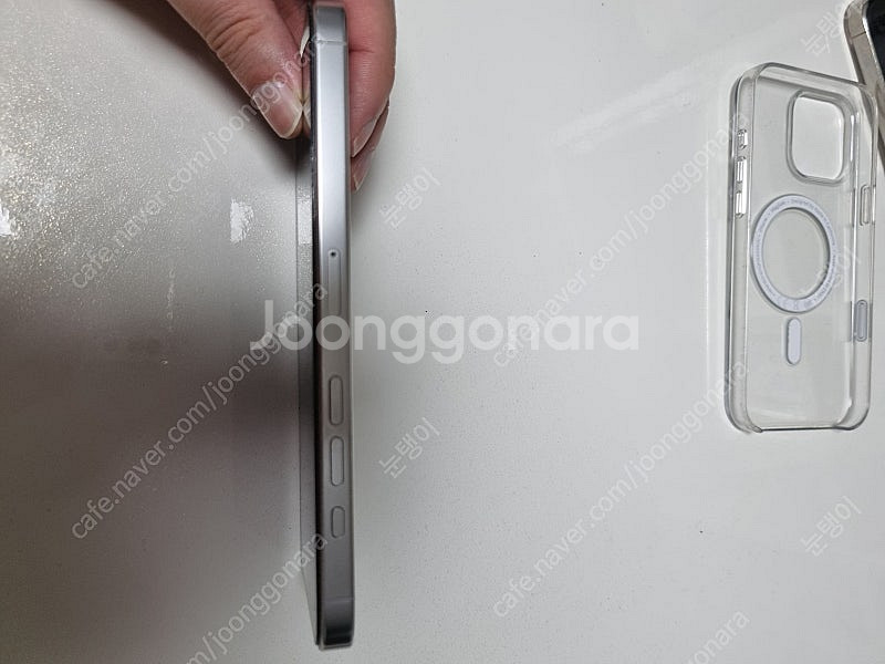 아이폰 16프로맥스 화이트티타늄 256G 자급제--3