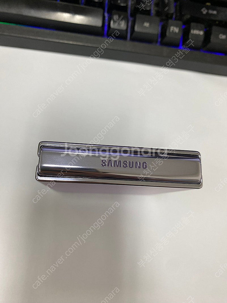 006633 갤럭시Z플립4 퍼플 AA급 256GB 무잔...--4