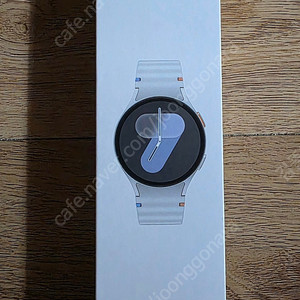 미개봉 삼성 갤럭시 워치7 실버 44mm 블루투스 판매합니다.