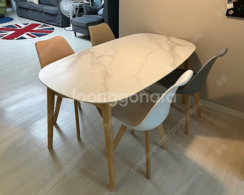 천연원목 세라믹 식탁 & 의자 4개 포함(7/12까지만)--1