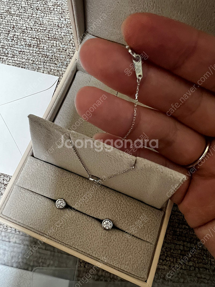 가공 14k화이트골드 모이사나이트 베젤 3부 다이아 목...--3