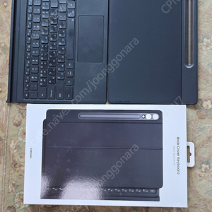 갤럭시탭 S9+ 플러스 /S10+ 플러스 정풍 키보드 북커버 판매합니다.