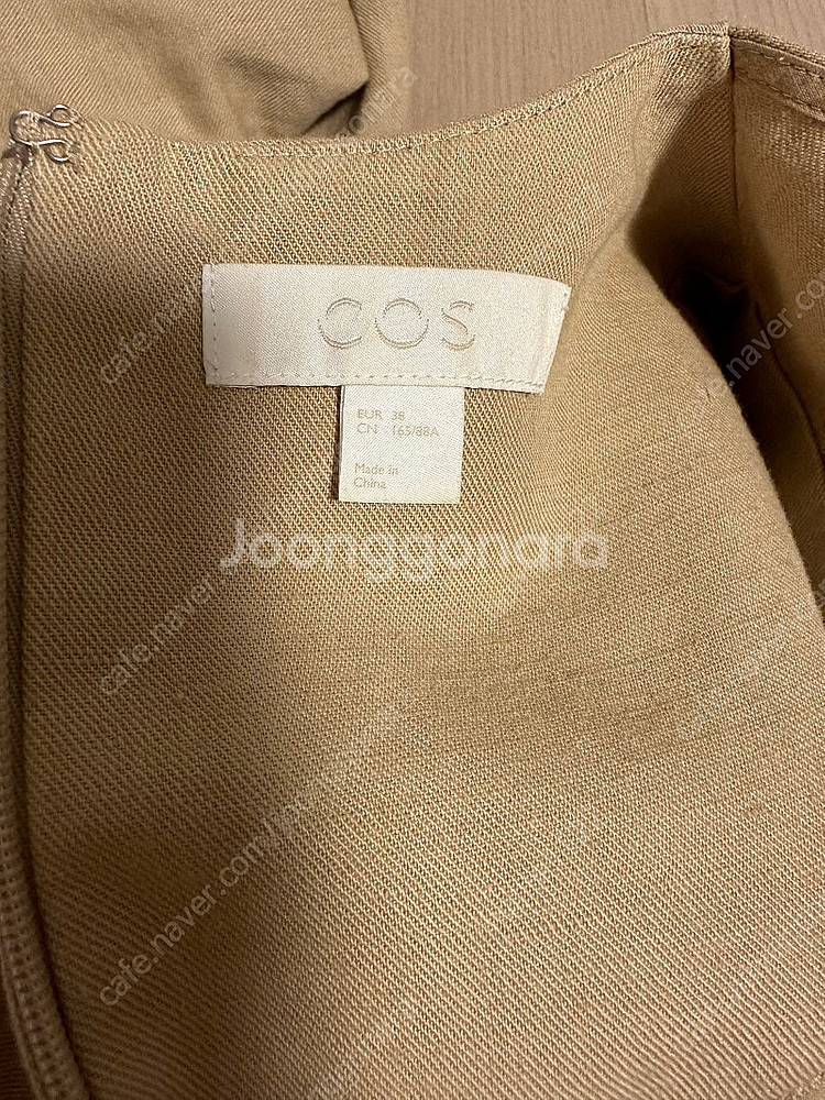 cos 퍼프 소매 원피스 베이지 색상--1