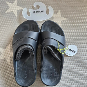 새상품) 우포스 오리지날 슬리퍼 블랙 240 W7