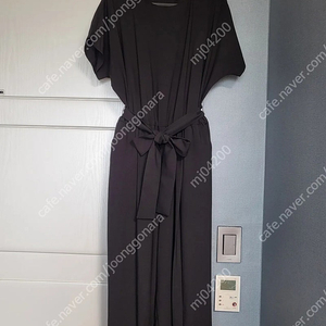 새상품 씨이앤 점프수트