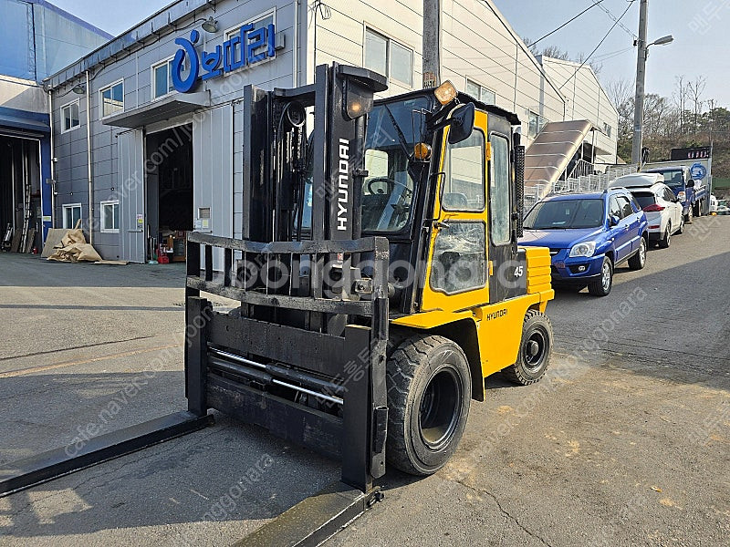 저렴한 중고지게차! 현대 4.5톤 캐빈+자동발 / 95...--1