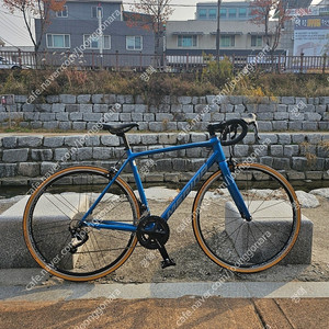 메리다 스컬트라 400 로드 자전거 (캄파놀로 존다 휠셋)