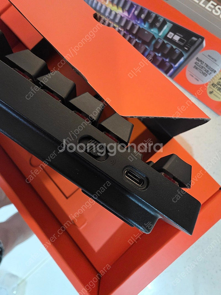 스틸시리즈apex pro tkl gen3 WL 무선키보...--4