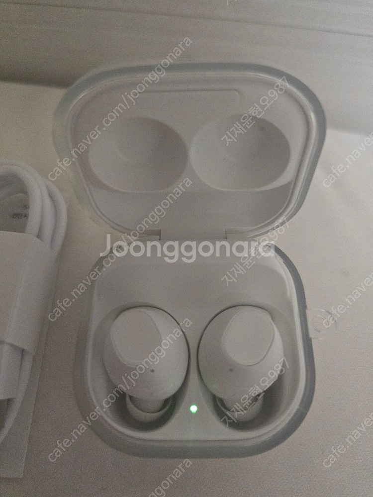 갤럭시 버즈 FE 화이트--1