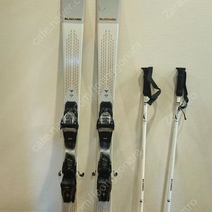 여성 초중급자용 스키 및 스키용품(헬멧, 장갑) 세트