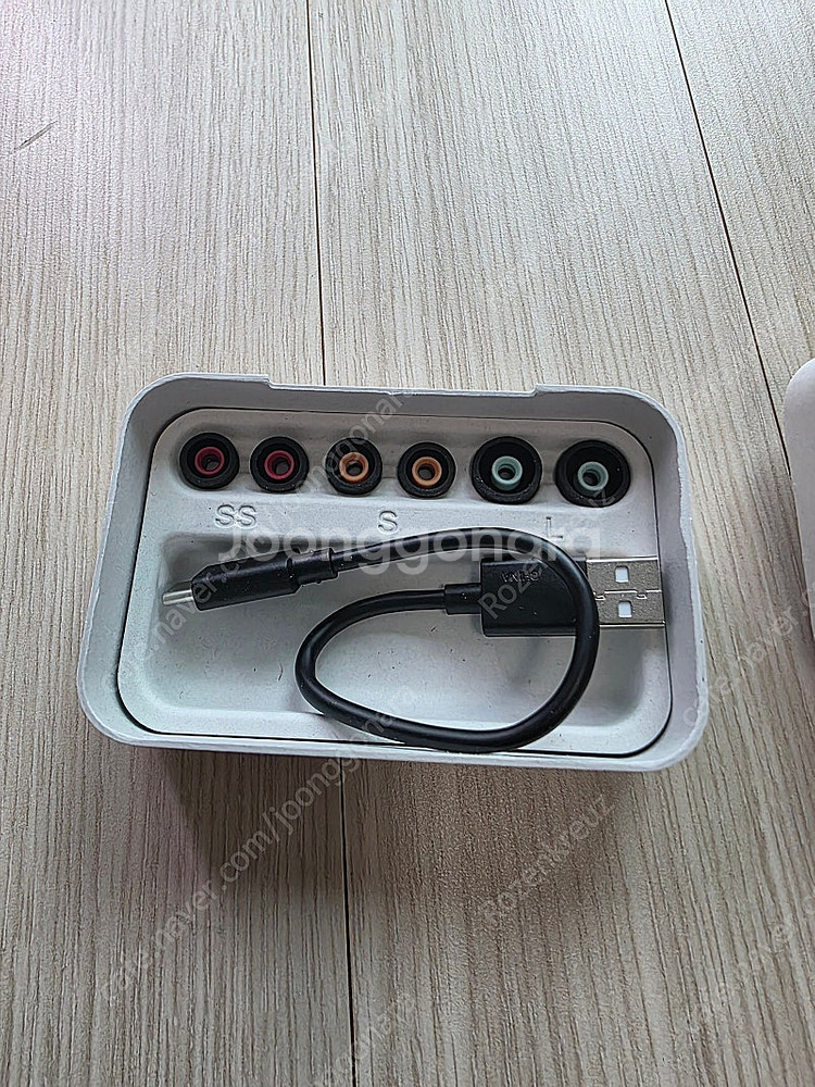 소니 노이스캔슬링 무선이어폰 wf-1000xm4 팝니다--2