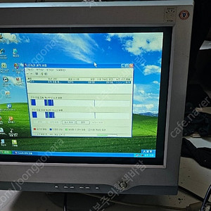 LG 19인치 CRT 모니터 T910B 팝니다.