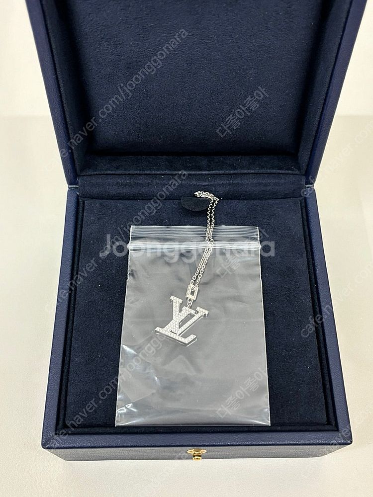 정품 루이비통 이딜 블라썸 화이트골드 파베 다이아LV ...--2