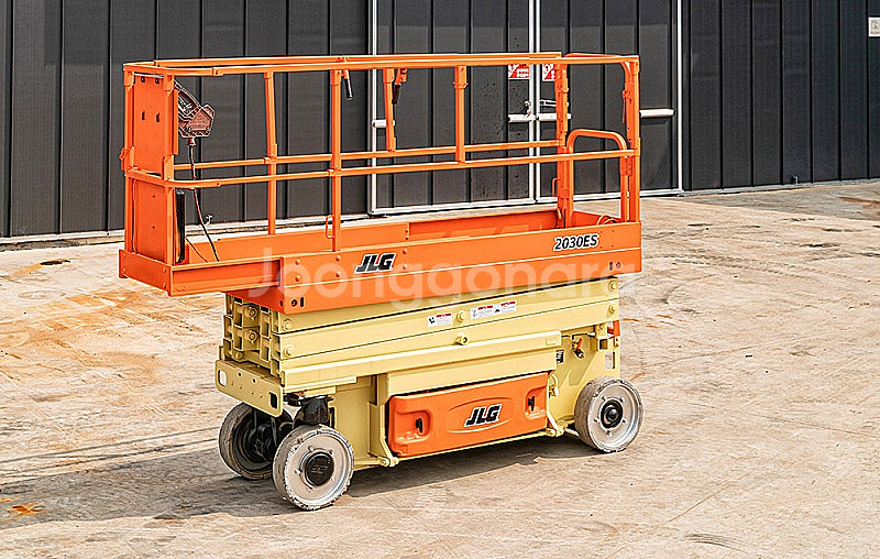 잔고장적은 미제 고소작업대 JLG2030ES--3